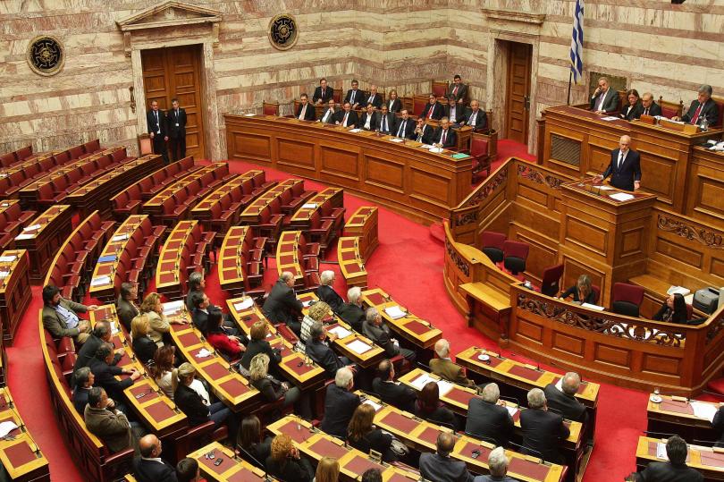 البرلمان اليوناني يدخل المرحلة الثانية في التصويت على شروط الدائنيين